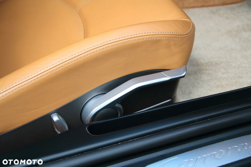 Porsche 911 Carrera S - 21