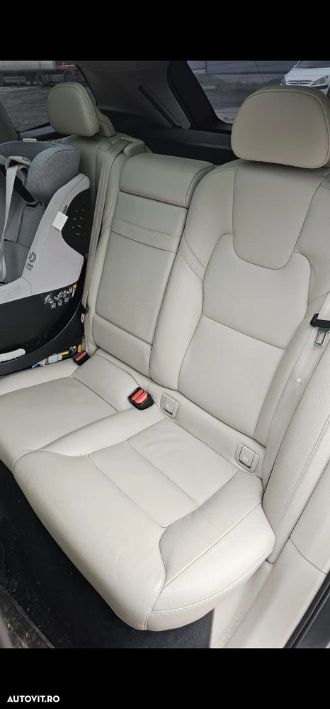 Volvo XC 60 D4 Momentum Pro - 10