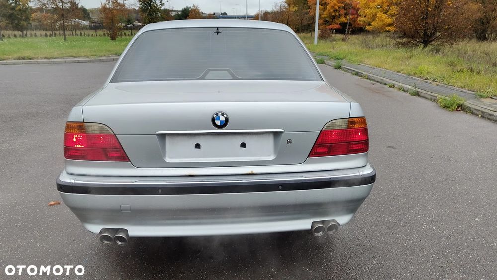BMW Seria 7 728i L - 4
