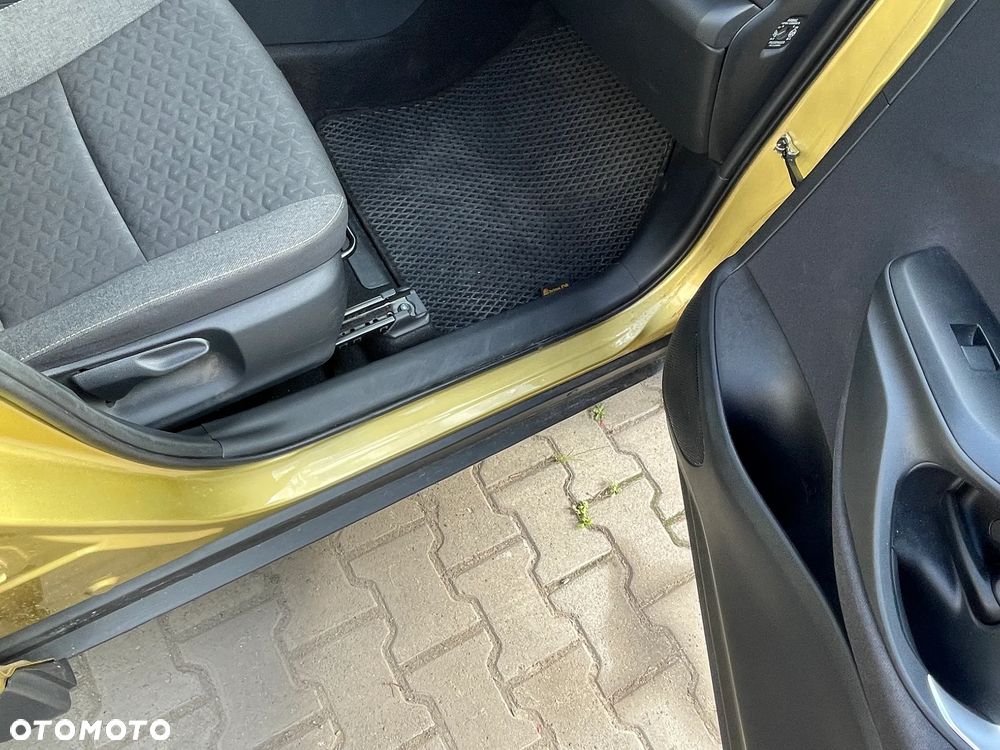 Toyota Yaris Cross - 17