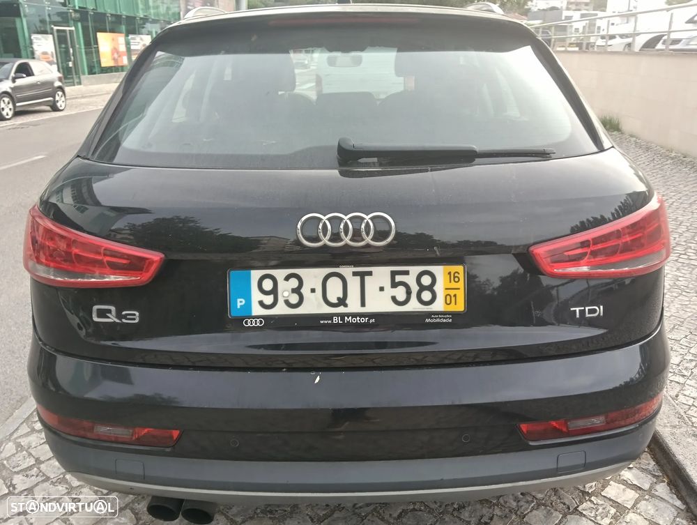 Audi Q3 2.0 TDi Business Line S-line - 9