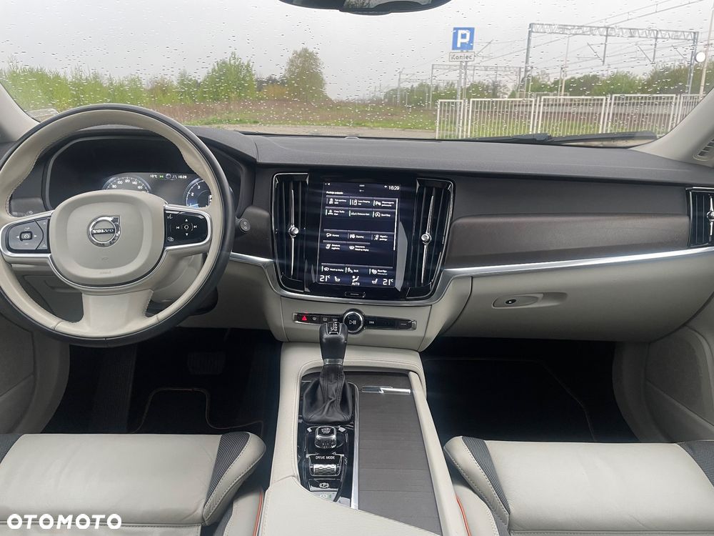 Volvo V90 Cross Country T6 AWD - 9