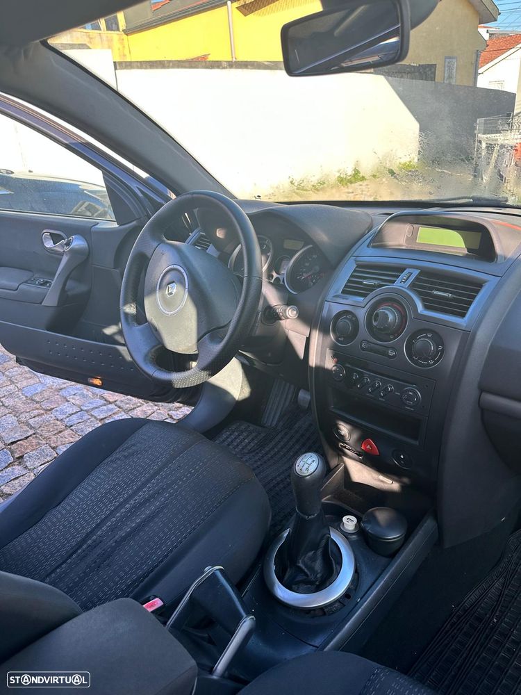 Renault Mégane Break 1.5 dCi Confort - 8