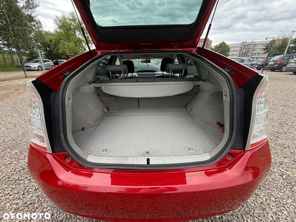 Toyota Prius 1.8 HSD Sol - 9