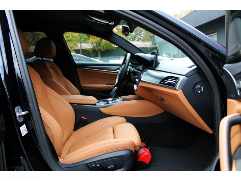 BMW Seria 5 530e xDrive sport - 11