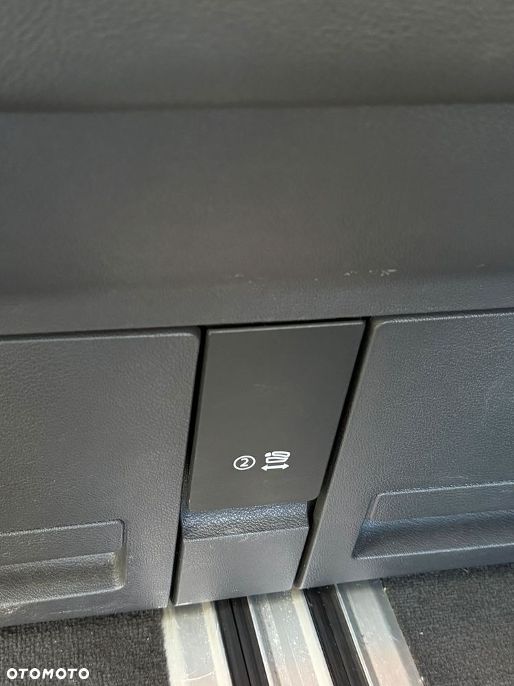 Volkswagen Multivan - 31
