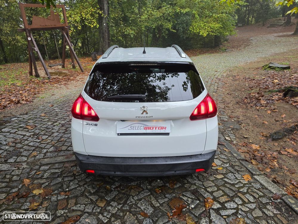 Peugeot 2008 1.2 PureTech Signature - 8