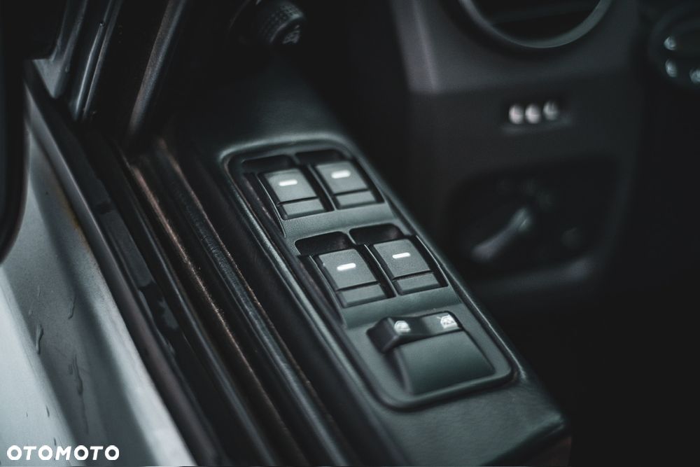 Land Rover Discovery - 14