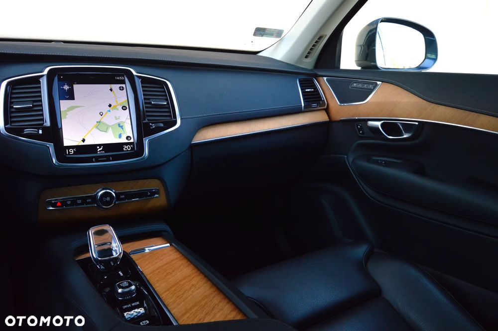 Volvo XC 90 - 21