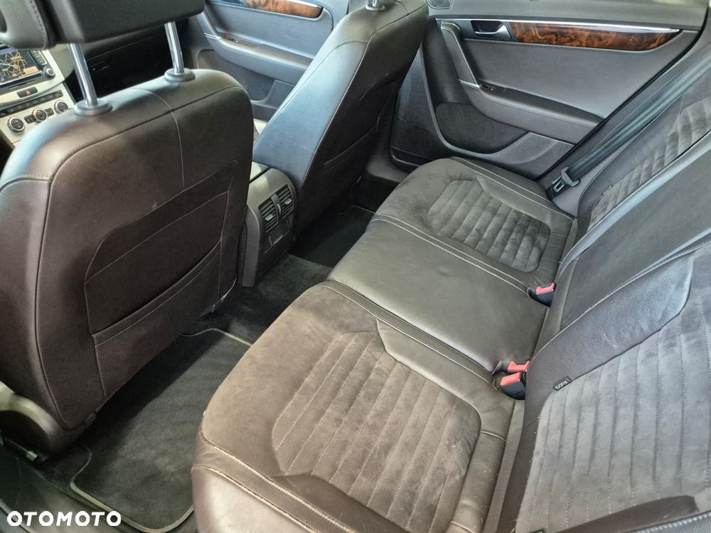 Volkswagen Passat 2.0 TDI BlueMotion Technology Highline - 29