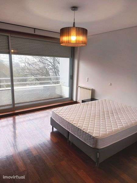 T3 com 150 m², 3 suites e 3 lugares de garagem / Porto - Asprela - Grande imagem: 3/12