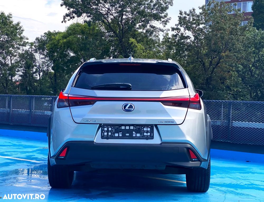 Lexus UX 300e Business - 29