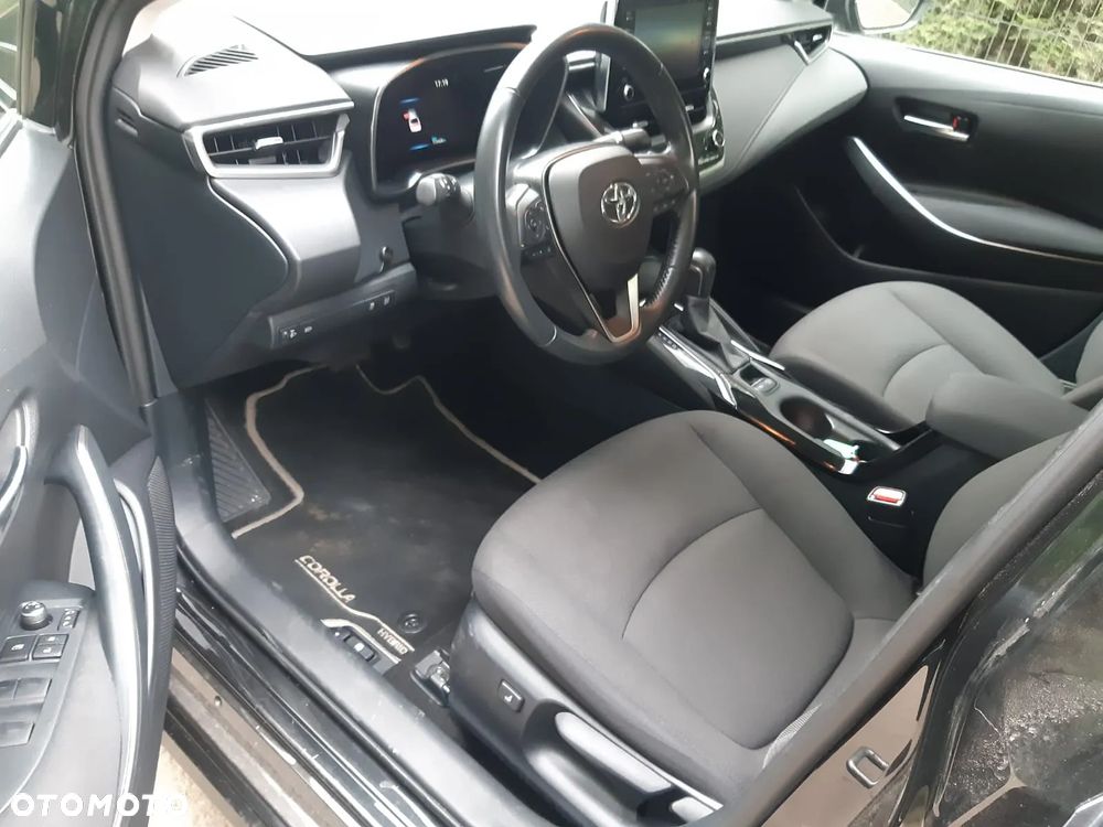 Toyota Corolla 1.8 Hybrid Comfort - 13