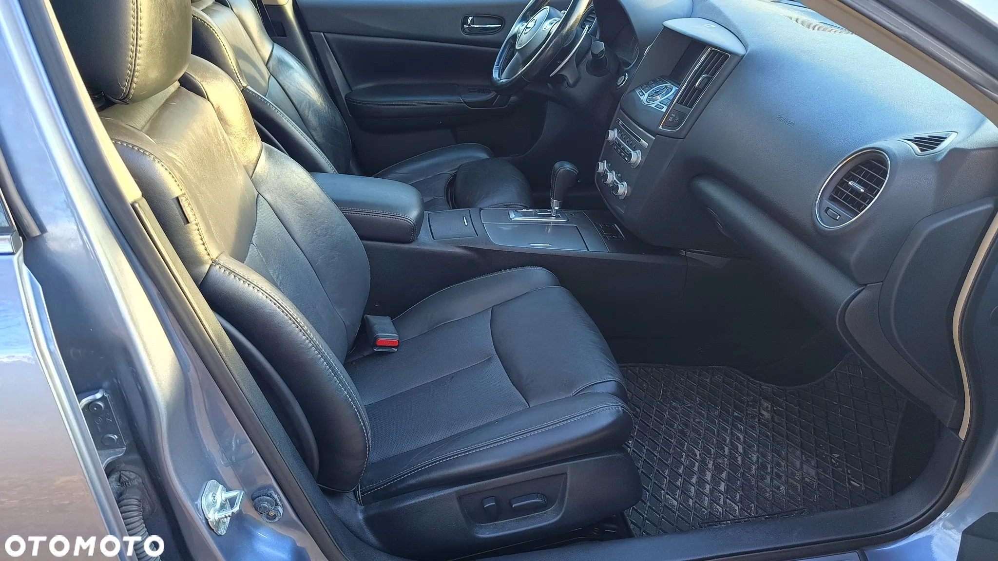 Nissan Maxima 3.5 S - 7