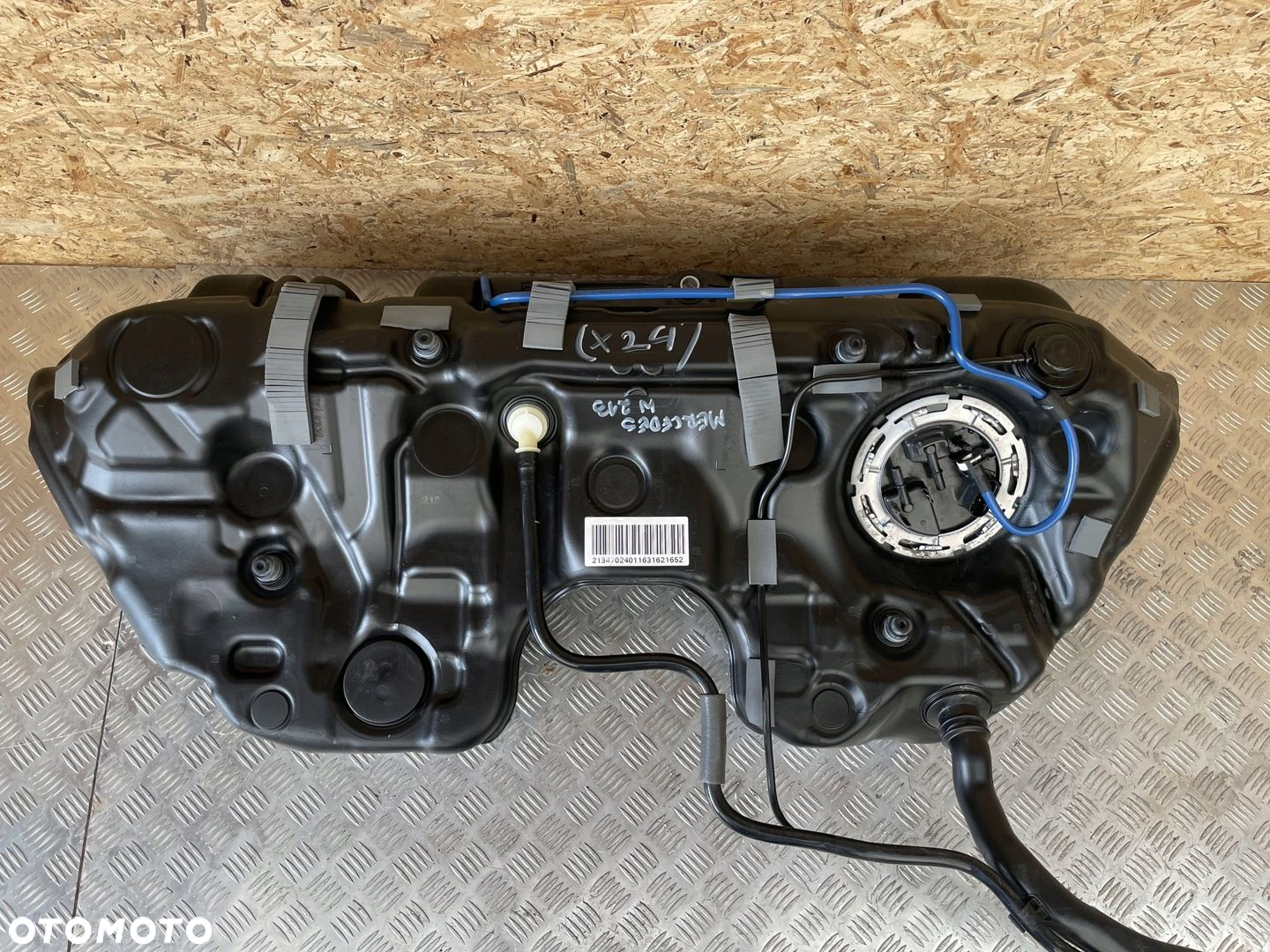 MERCEDES W213 ZBIORNIK BAK PALIWA WLEW DIESEL - 3