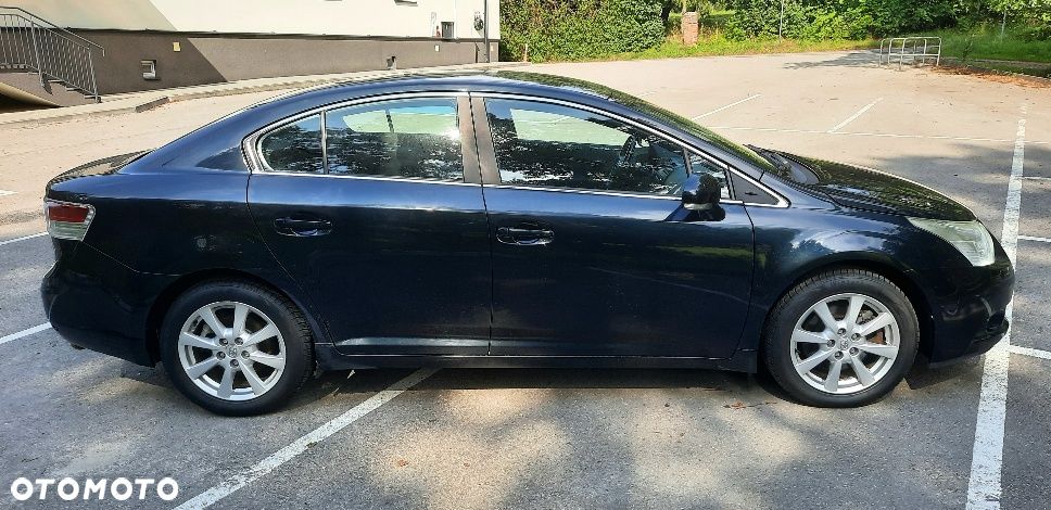 Toyota Avensis 2.2 D-4D Premium - 4