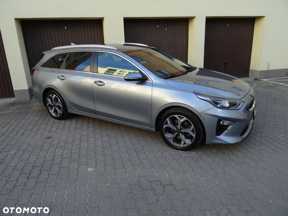 Kia Ceed 1.4 T-GDI DCT OPF Platinum Edition - 29