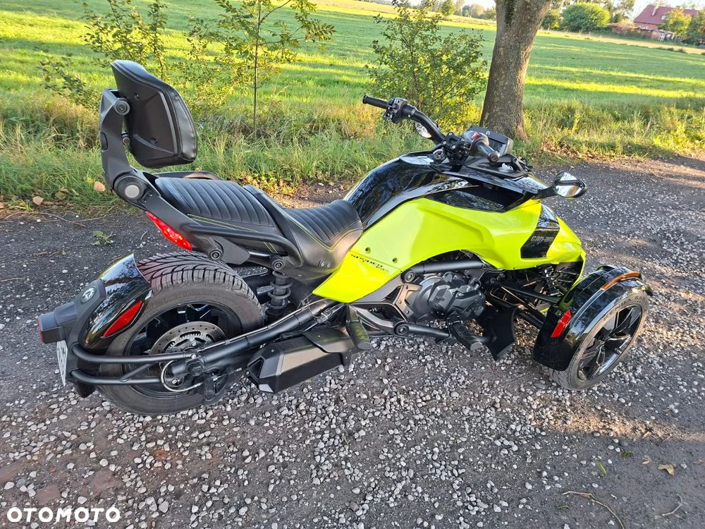 Can-Am Spyder - 2