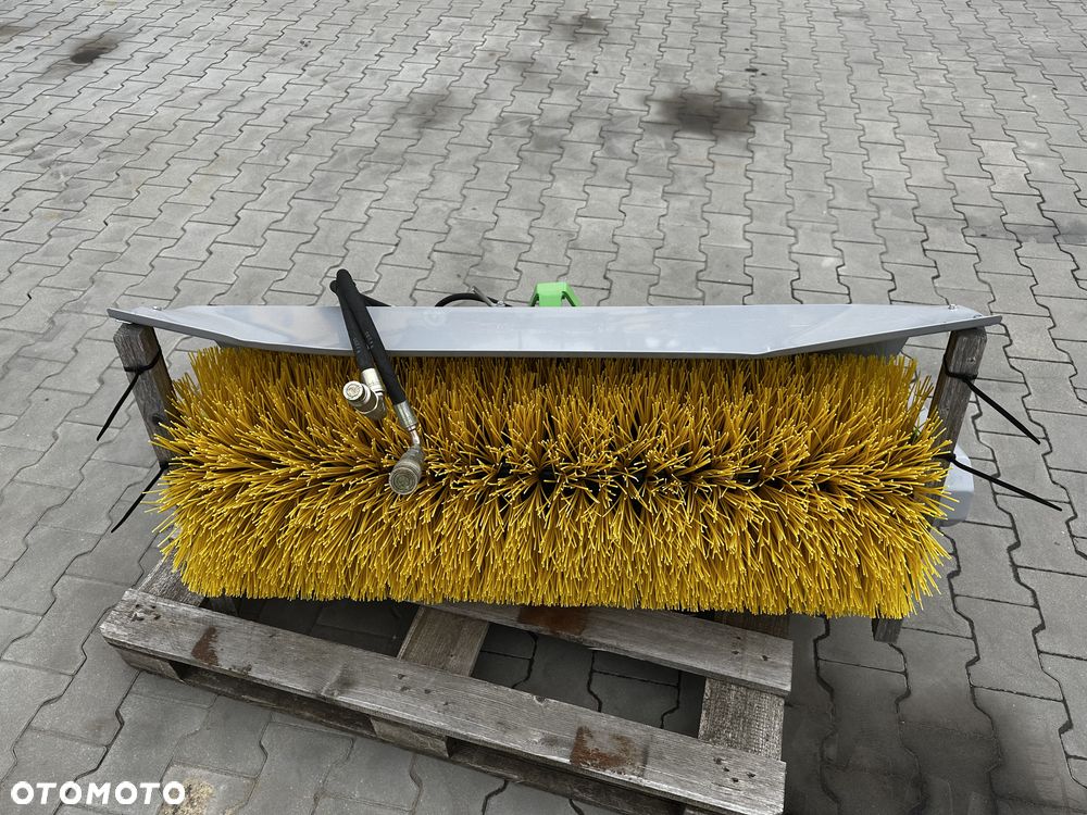 Inny EGHOLM Maskiner A/S Zamiatarka do placu