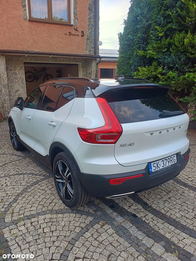 Volvo XC 40 D4 AWD R-Design - 11