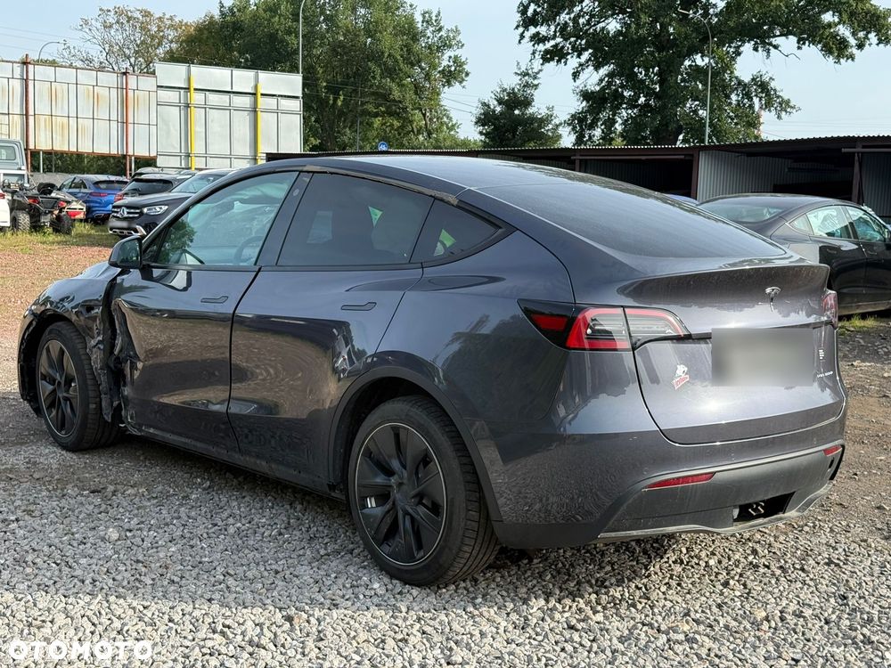 Tesla Model Y Long Range Dual Motor AWD - 11