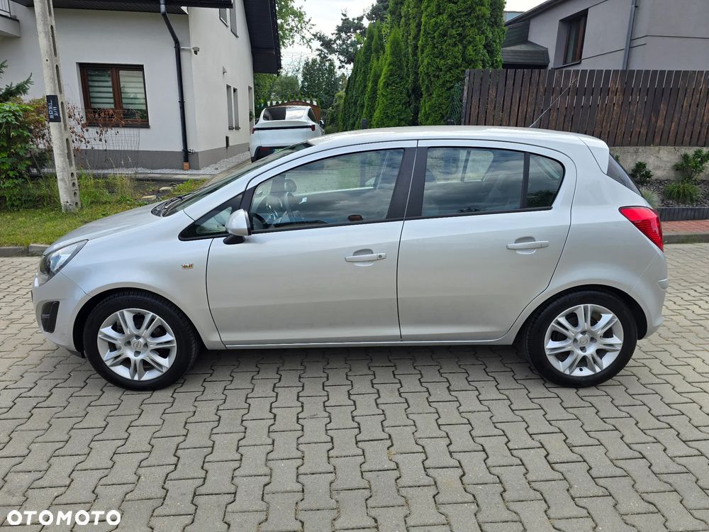 Opel Corsa 1.2 16V Essentia - 8