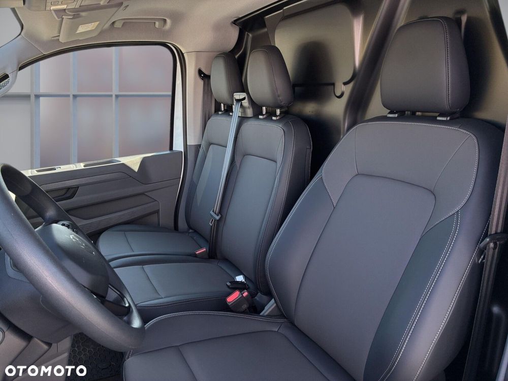 Volkswagen Transporter Furgon L2H1, 2.0 TDI 150 KM manual r. o. 3500 - 17