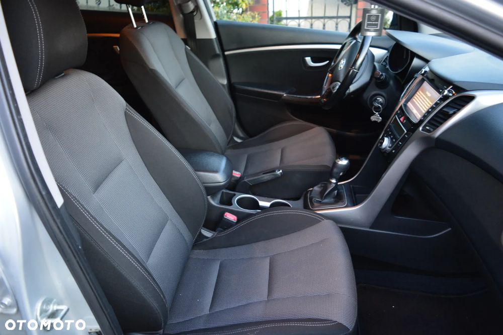 Hyundai i30 i30cw 1.6 CRDi Fifa World Cup Edition - 15