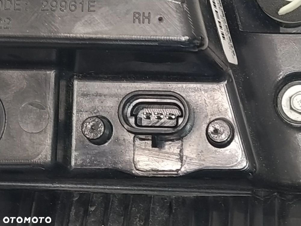 DODGE JOURNEY 14- FIAT FREEMONT 11- LAMPA PRAWA TYŁ TYLNA - 9