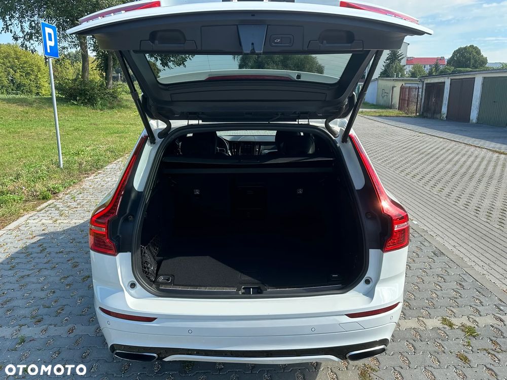 Volvo XC 60 B4 D AWD Geartronic RDesign - 25