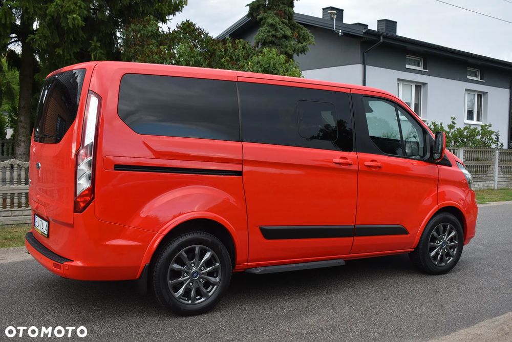Ford Tourneo Custom - 13