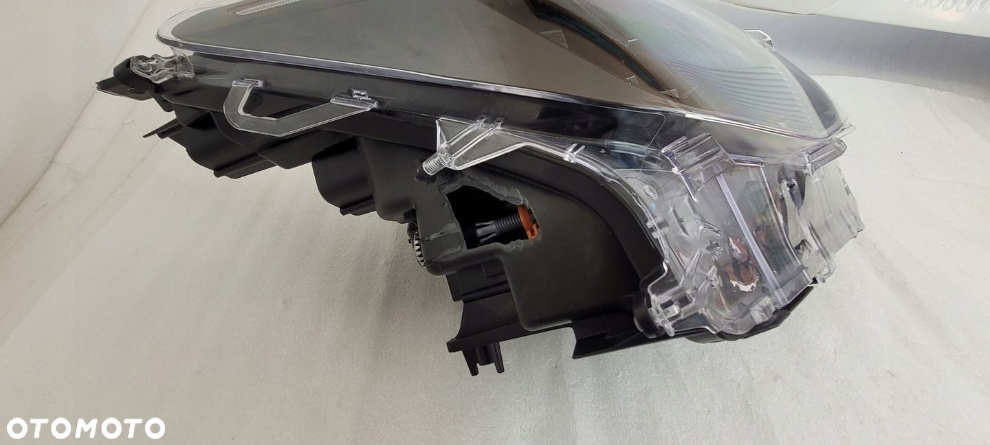LAMPA PRAWA PRZÓD TOYOTA YARIS CROSS FULL LED 2020- KOITO 0D-314 - 3