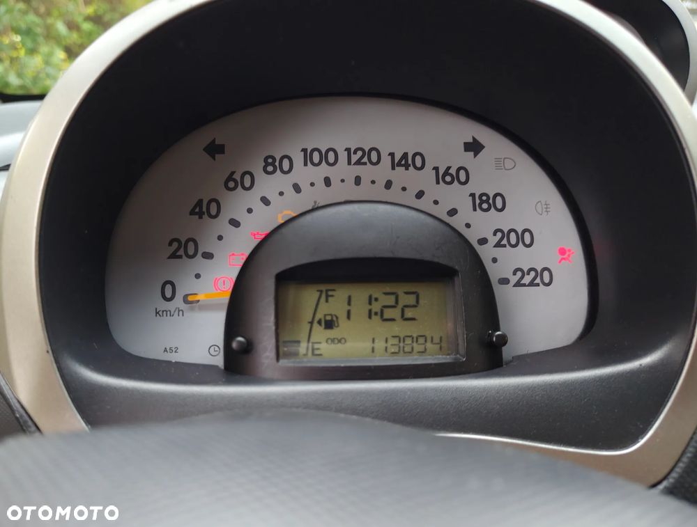 Daihatsu Sirion 1.3 - 10