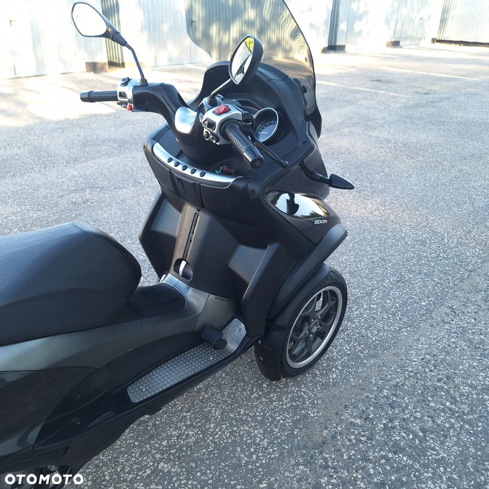Piaggio MP-3 - 21