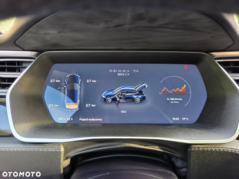 Tesla Model S 85 D - 32