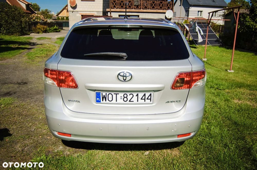 Toyota Avensis 2.0 D-4D Sol - 4