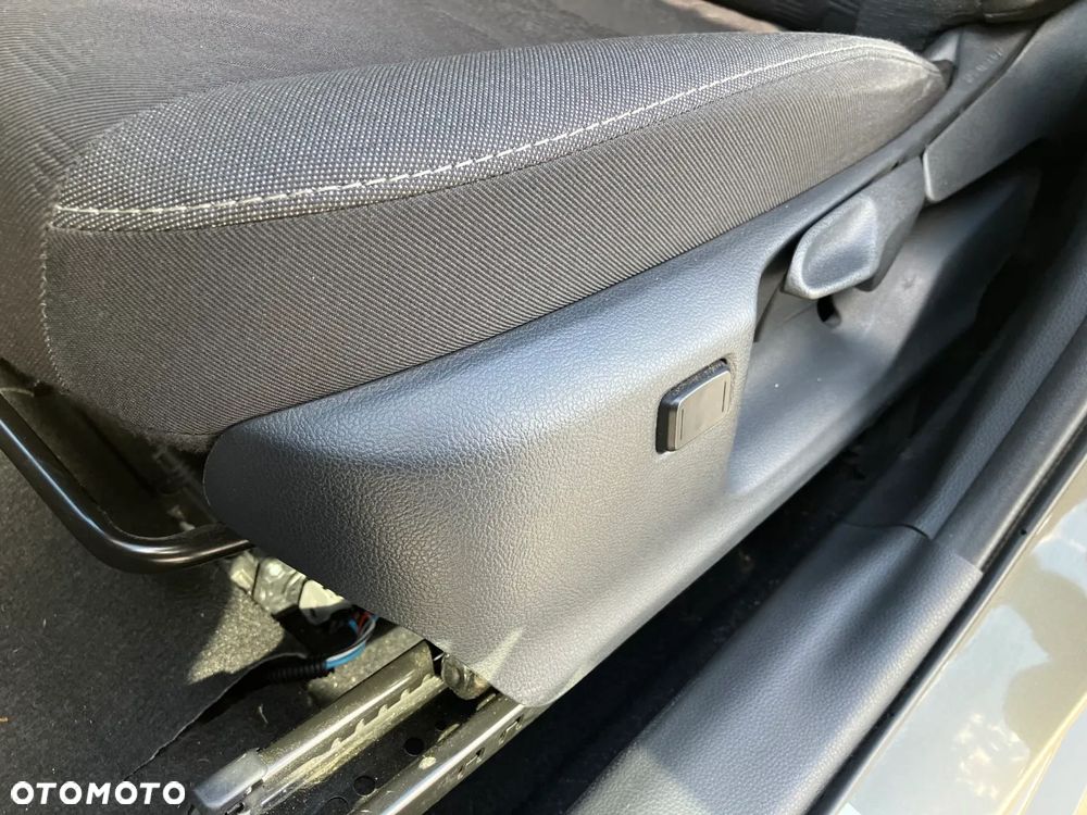Toyota Yaris Hybrid 1.5 Style - 25