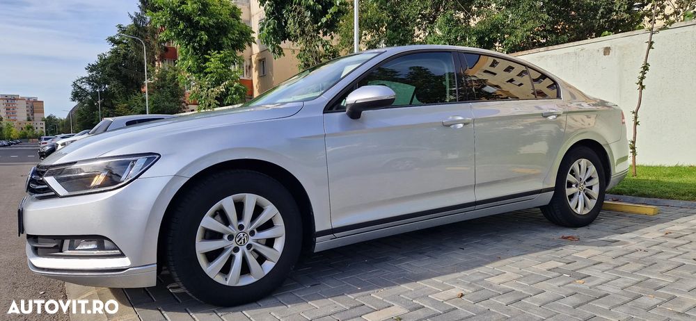 Volkswagen Passat - 1
