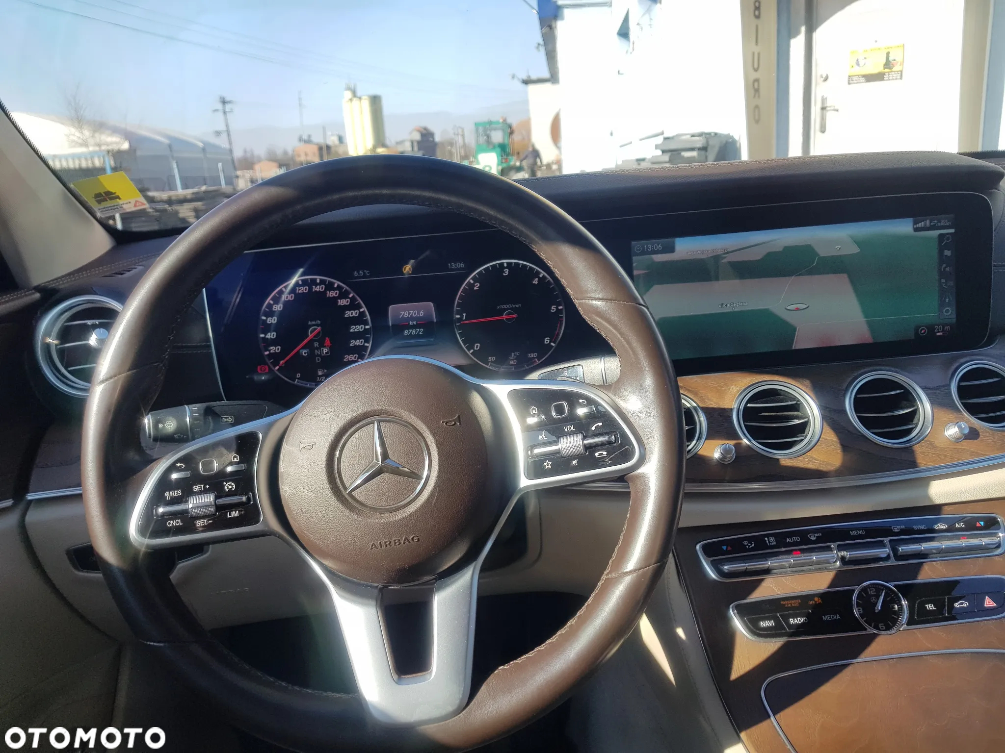 Mercedes-Benz Klasa E 220 d 4-Matic Business Edition 9G-TRONIC - 17