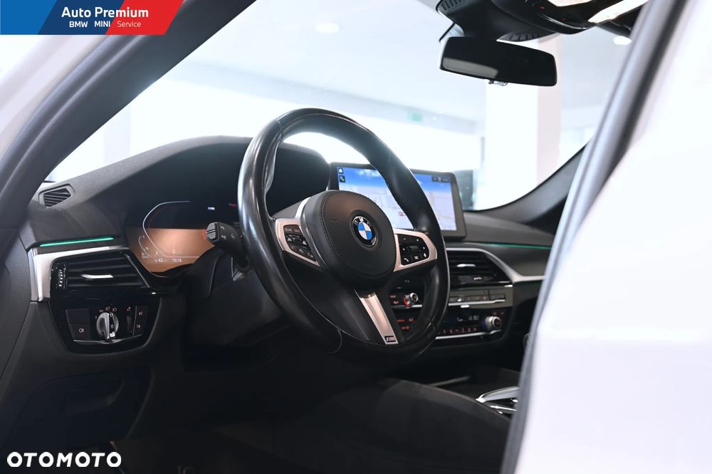 BMW Seria 5 520d xDrive MHEV - 6