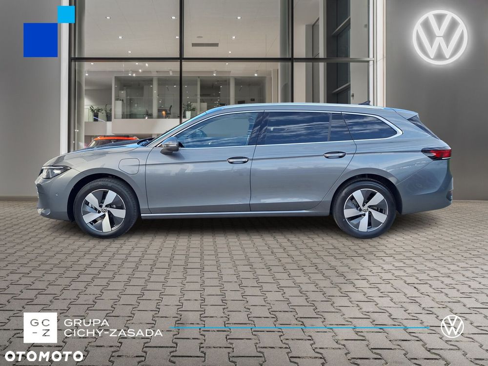 Volkswagen Passat - 2