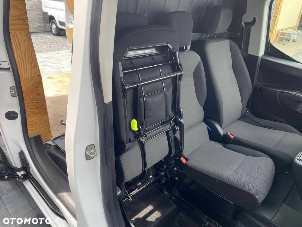 Citroën BERLINGO 1.6 HDI, MAX długi, 3-osobowy, klimatyzacja, zakupiony w salonie w Rzeszowie - 23