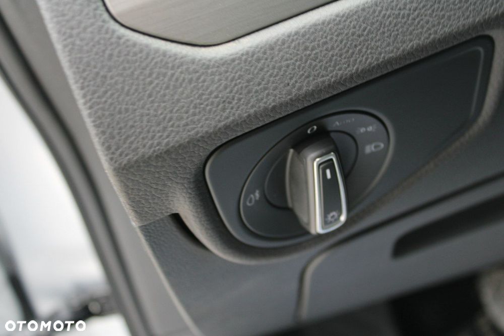 Volkswagen Touran - 22