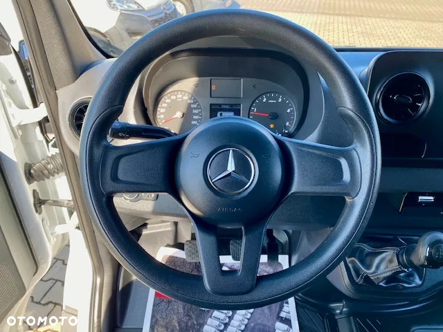 Mercedes-Benz Sprinter - 10