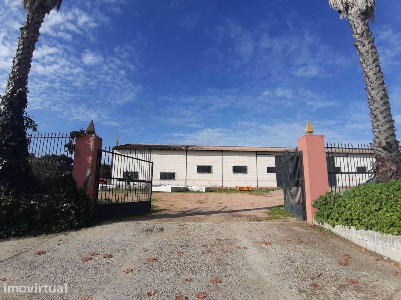 VENDA JUDICIAL I ARMAZÉM com terreno de 1.65 HECT - Grande imagem: 2/13