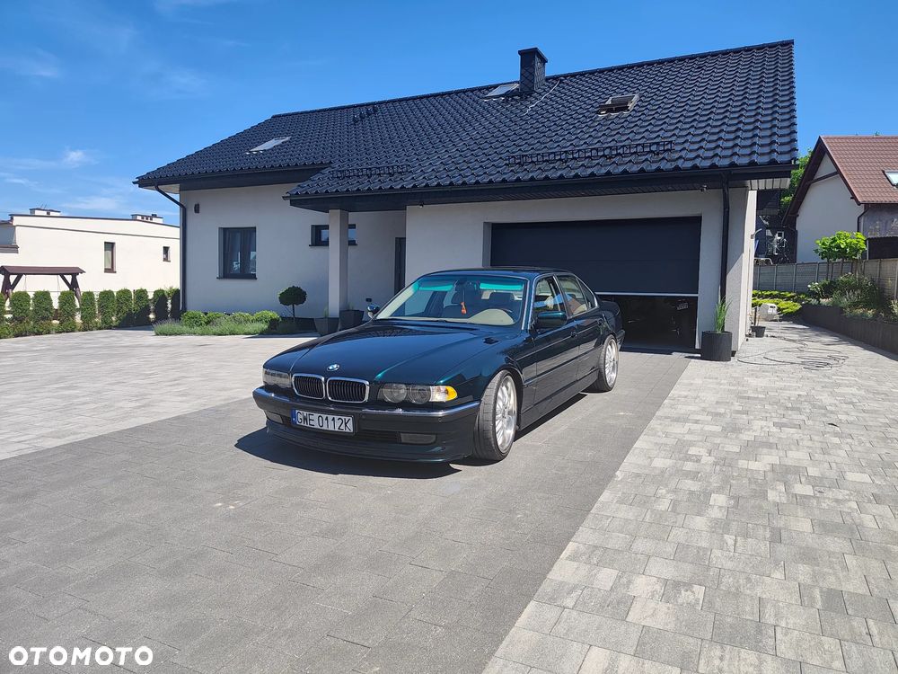 BMW Seria 7 740i - 5