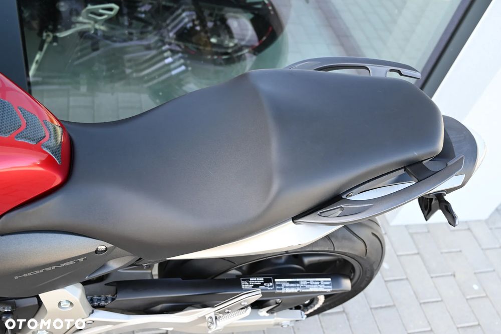Honda Hornet - 12