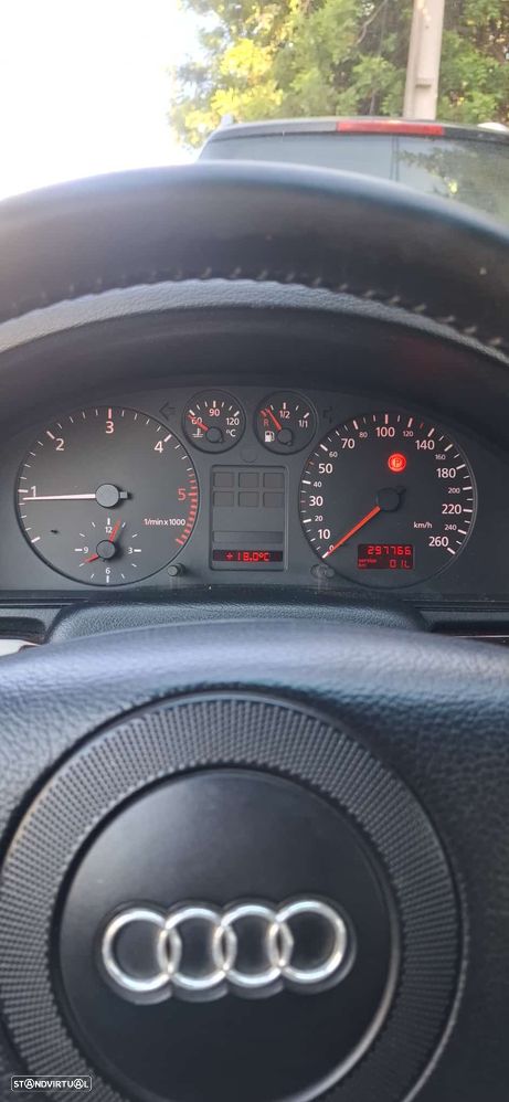 Audi A4 Avant 1.9 TDI Attraction - 5