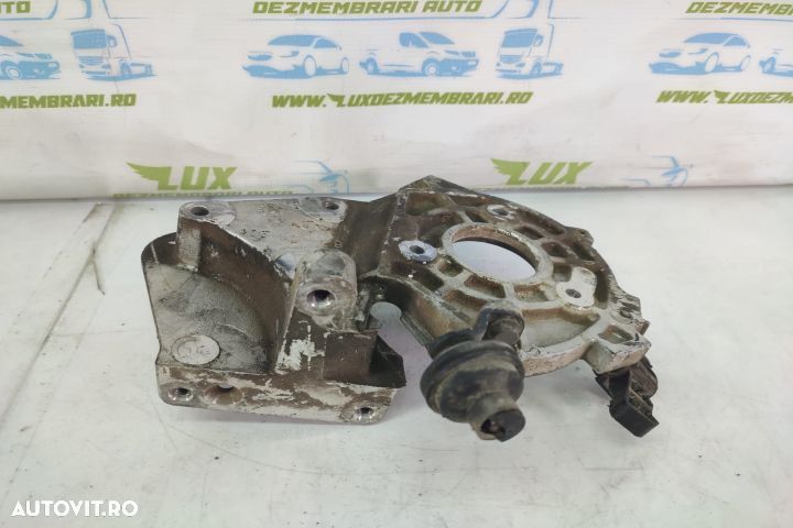 Suport pompa inalta presiune 8200240204 1.9 dci F9Q Renault Megane 2  [din 2002 pana  2006] seria - 1