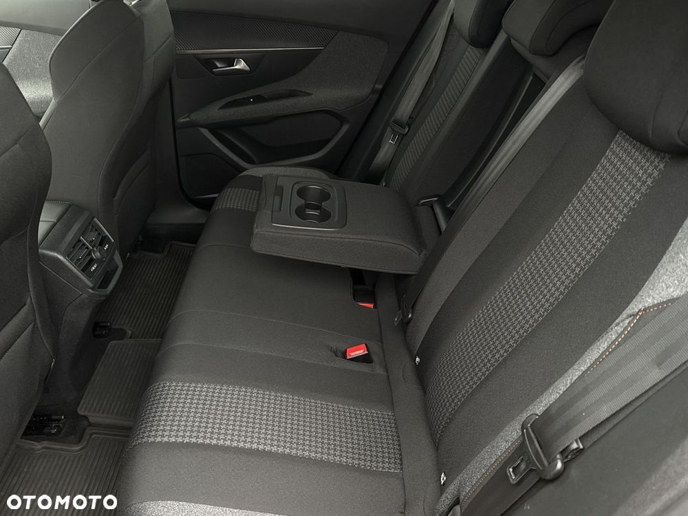 Peugeot 3008 1.2 PureTech Allure S&S - 11